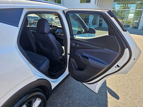 Used 2023 Chevrolet Bolt EUV LT w/ Convenience Package FWD image 24