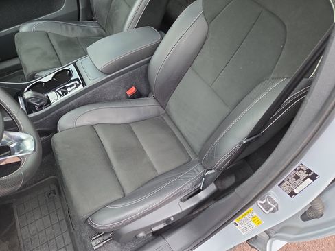 Used 2021 Volvo XC40 T5 R-Design w/ Climate Package image 13