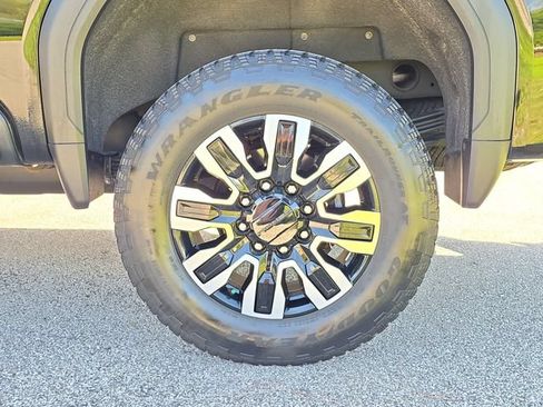 Certified 2025 GMC Sierra 2500 Denali Ultimate AWD/4WD image 7
