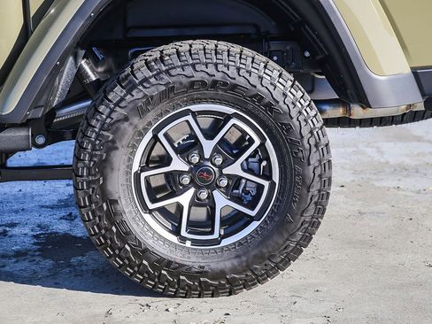 New 2025 Jeep Gladiator Rubicon w/ Convenience Group image 12