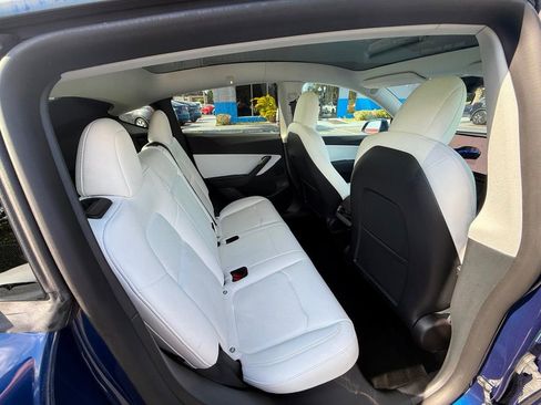 Used 2022 Tesla Model Y Performance AWD/4WD image 27