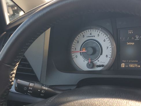 Certified 2016 Toyota Sienna SE FWD image 27