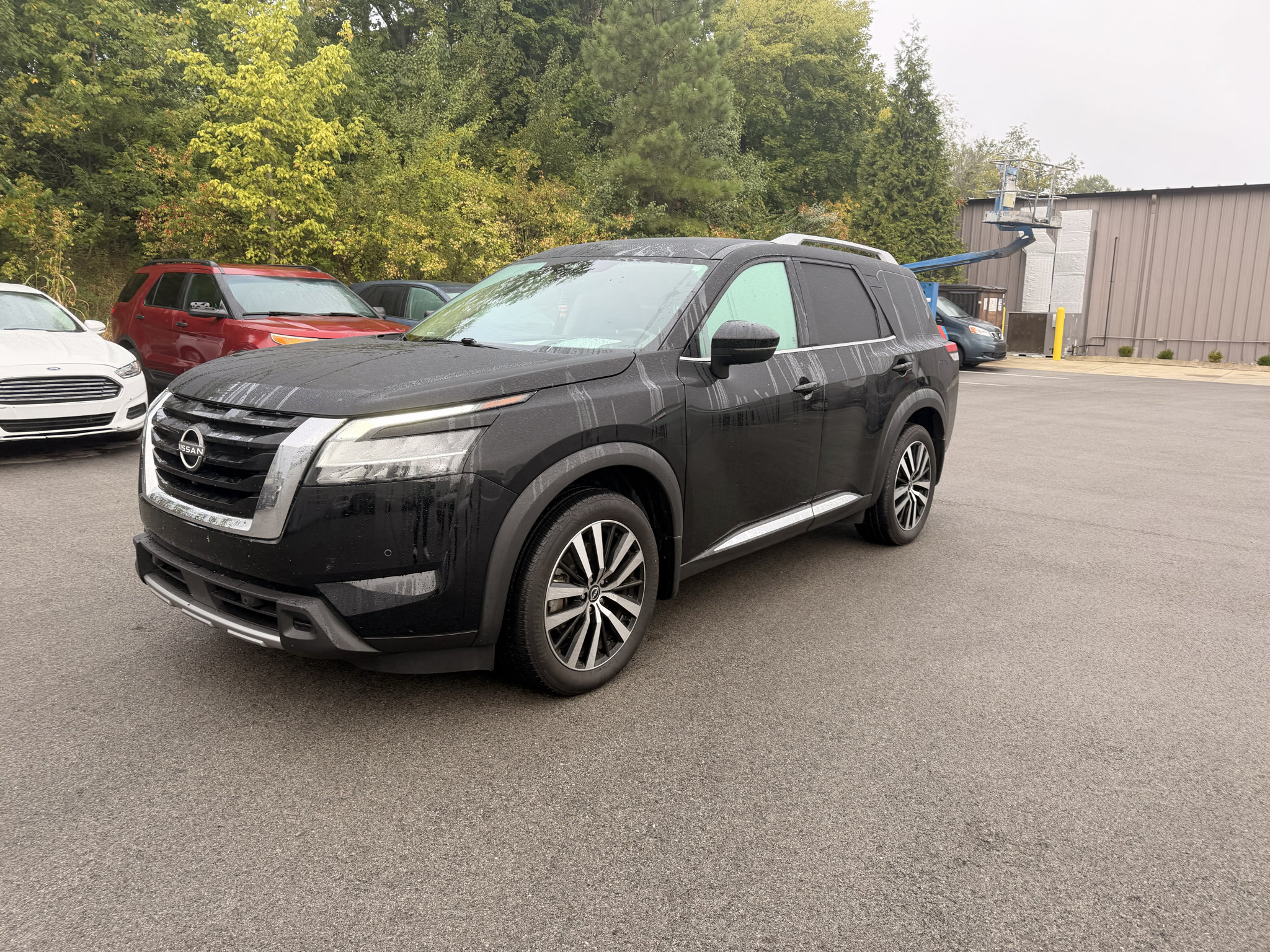 Certified 2023 Nissan Pathfinder Platinum AWD/4WD image 1