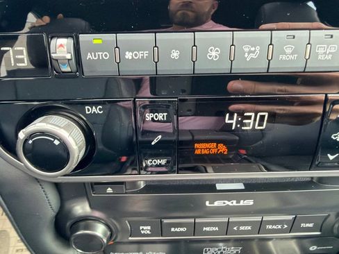 Used 2023 Lexus GX 460 Luxury w/ Accessory Package AWD/4WD image 34