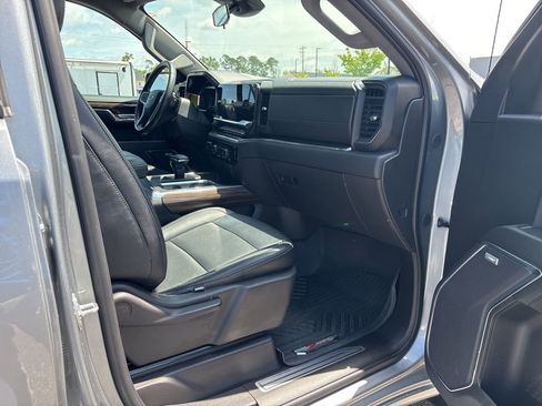 Used 2025 Chevrolet Silverado 1500 LT Trail Boss w/ Convenience Package II AWD/4WD image 34