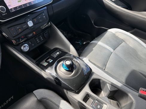 Used 2018 Nissan Leaf SL w/ SL Technology Package FWD image 13
