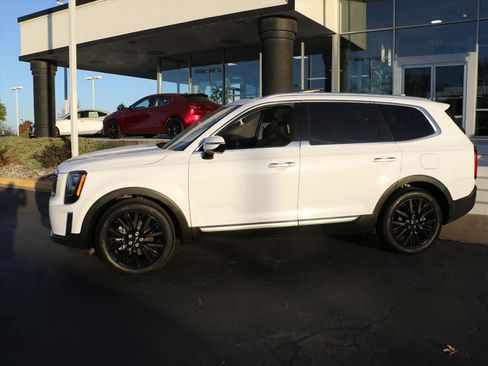 Used 2021 Kia Telluride SX w/ SX Prestige Package image 2