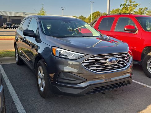 Used 2019 Ford Edge SE FWD image 4