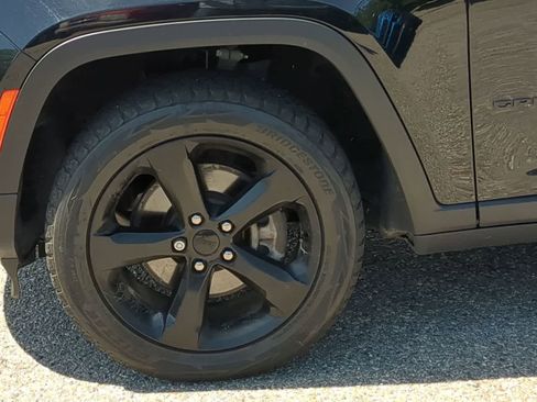 Used 2021 Jeep Grand Cherokee L Laredo AWD/4WD image 14