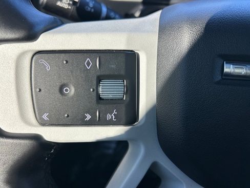 Used 2023 Land Rover Defender 130 X-Dynamic SE image 28