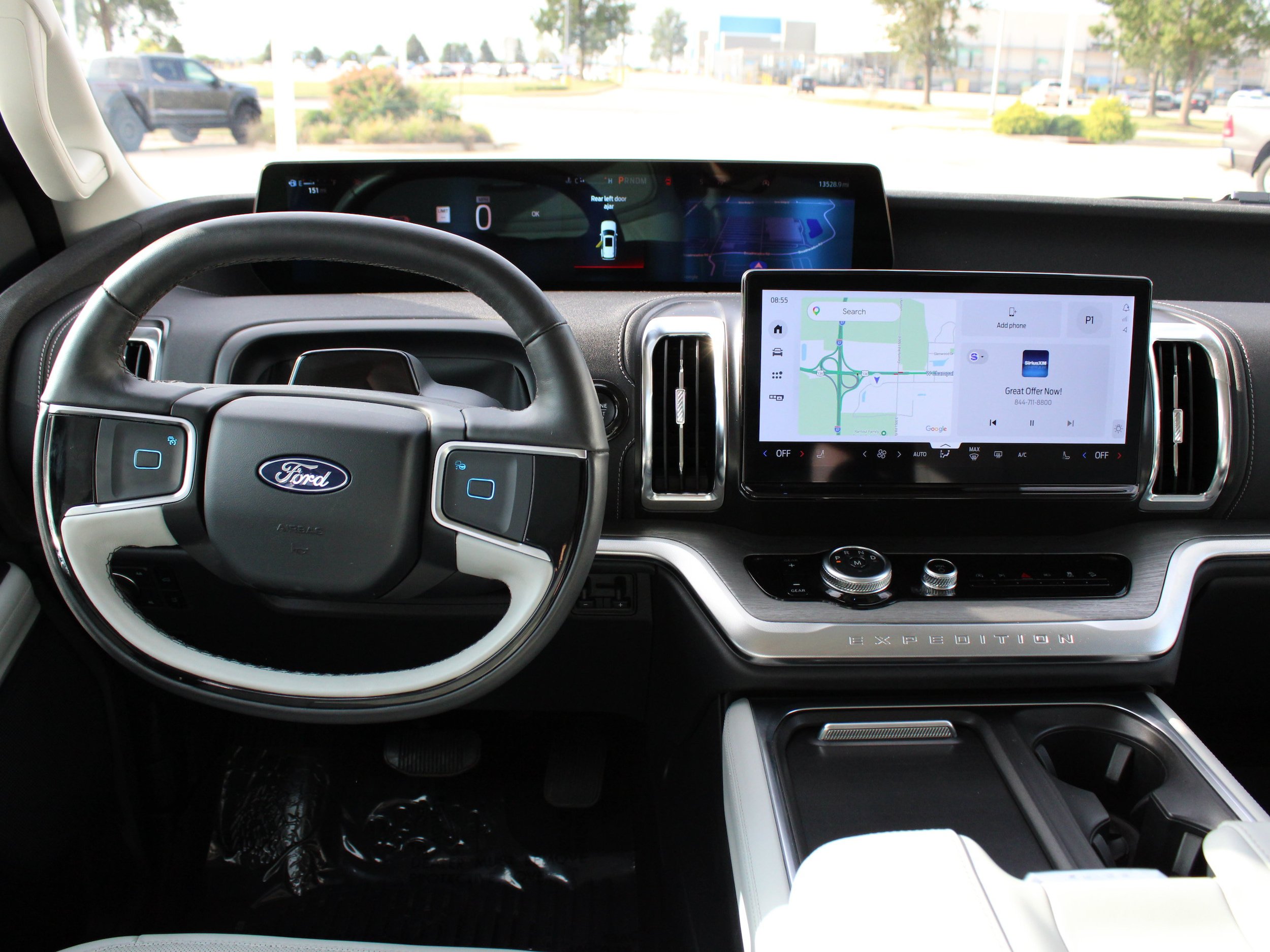Used 2025 Ford Expedition Platinum AWD/4WD image 17