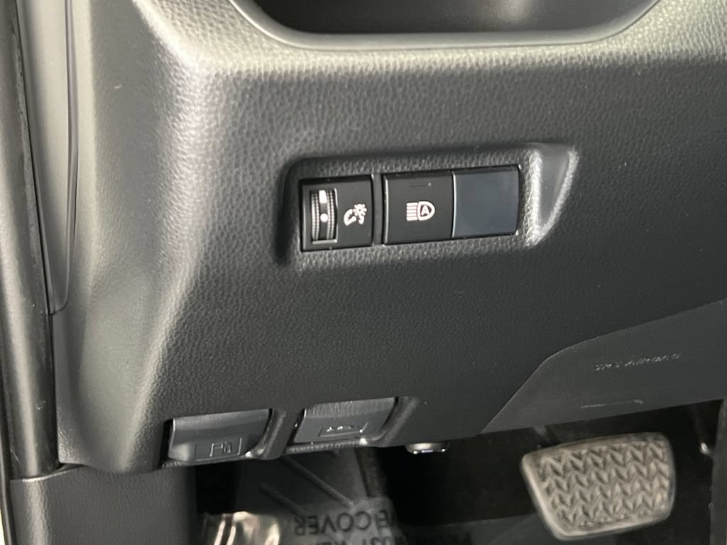 Used 2019 Toyota RAV4 LE w/ Carpet Mat Package FWD image 38