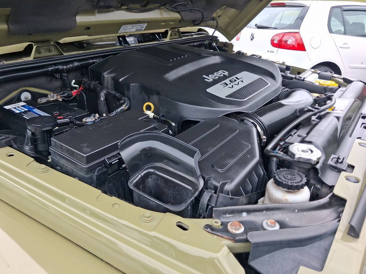 Used 2013 Jeep Wrangler Sahara w/ Connectivity Group AWD/4WD image 31