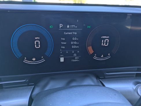 Certified 2025 Hyundai Kona SE image 28