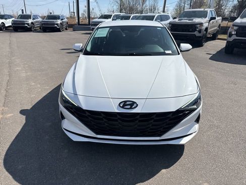 Used 2023 Hyundai Elantra SEL w/ Convenience Package image 8