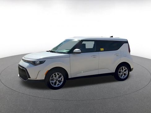 Used 2025 Kia Soul LX w/ LX Technology Package image 8