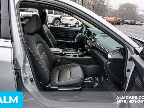Used 2024 Nissan Altima 2.5 SV image 23