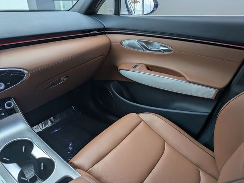 Used 2026 Genesis GV70 2.5T Advanced image 19