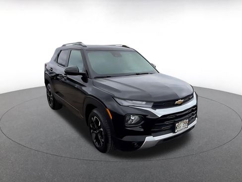 Used 2023 Chevrolet TrailBlazer LT w/ Convenience Package image 3