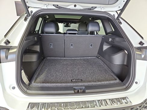 New 2026 Volkswagen Tiguan SE R-Line FWD image 13
