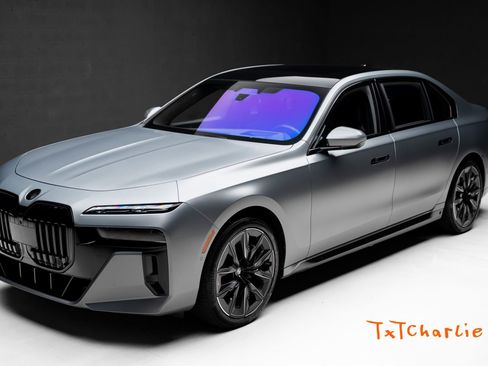 Used 2023 BMW 760i xDrive w/ Executive Package image 1