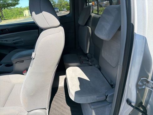 Used 2010 Toyota Tacoma 2WD Access Cab image 11
