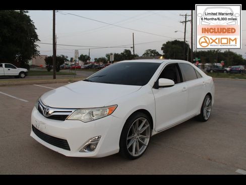 Used 2012 Toyota Camry XLE FWD image 1