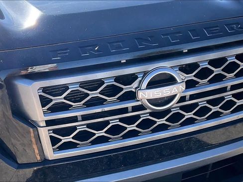 Used 2022 Nissan Frontier SV w/ SV Premium Package image 29