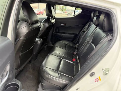 Used 2018 Toyota C-HR XLE FWD image 26
