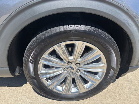 Used 2022 Ford Explorer Limited w/ Equipment Group 301A image 5