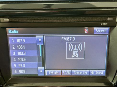 Used 2015 Toyota Corolla S image 19