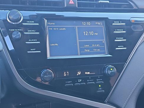 Used 2019 Toyota Camry SE image 17