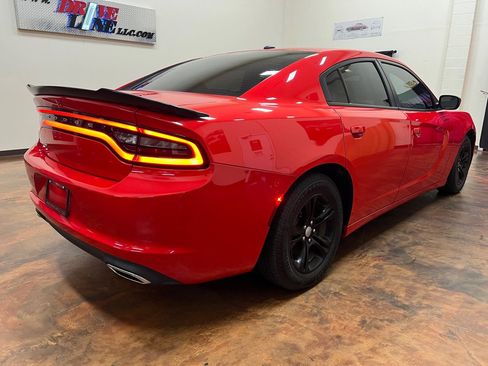 Used 2020 Dodge Charger SXT w/ Leather Interior Group RWD image 9