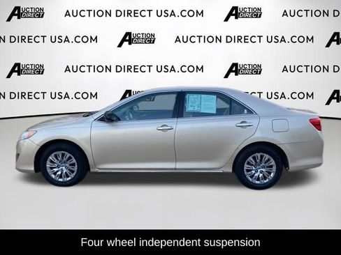 Used 2012 Toyota Camry LE FWD image 3