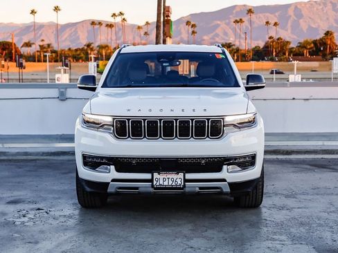 Certified 2024 Jeep Wagoneer Series II w/ Flexible Seating Group image 13