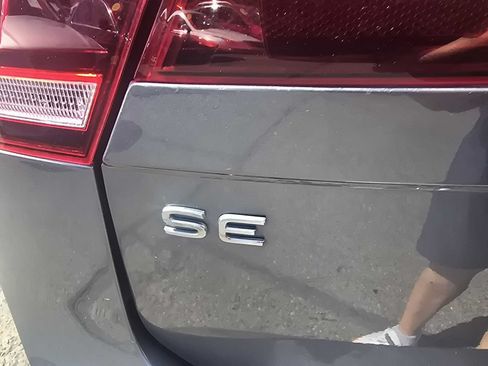 Used 2022 Volkswagen Tiguan SE R-Line AWD/4WD image 19