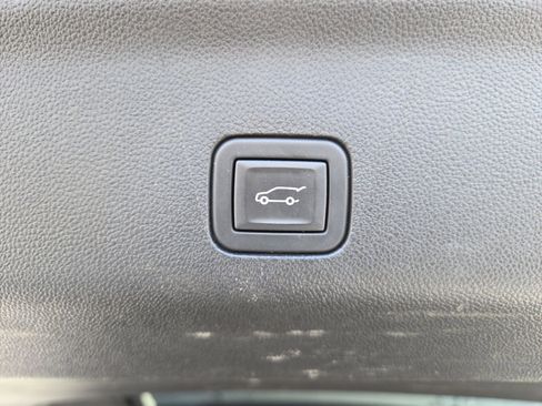 Used 2023 GMC Yukon XL AT4 w/ AT4 Premium Plus Package image 27