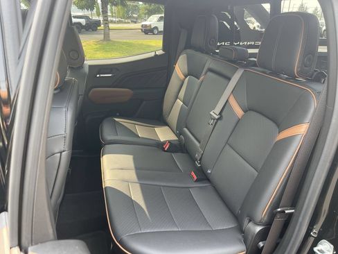 Certified 2025 GMC Canyon AT4 w/ Nightfall Edition AWD/4WD image 26