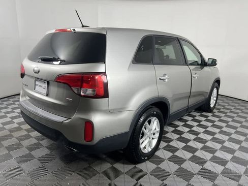 Used 2014 Kia Sorento LX image 19