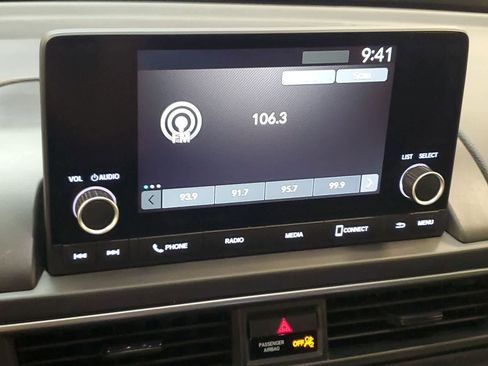 Certified 2023 Honda Pilot Sport image 4