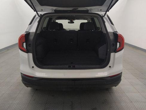 Used 2024 GMC Terrain SLE FWD image 29