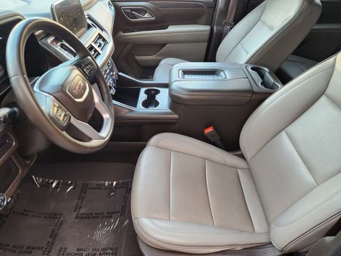 Used 2024 GMC Yukon SLT image 11