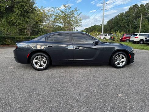 Used 2018 Dodge Charger SXT RWD image 7