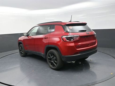 New 2026 Jeep Compass Latitude image 7