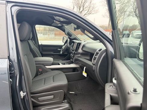 New 2026 RAM 1500 Express AWD/4WD image 23