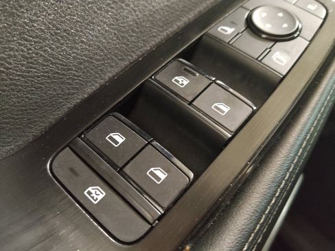 Used 2022 Nissan Rogue SV FWD image 27