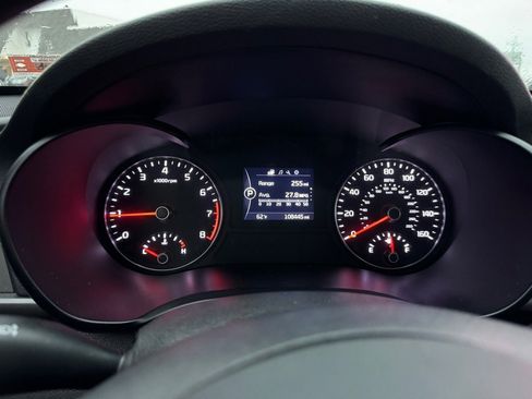 Used 2018 Kia Optima LX w/ 17" Alloy Wheels Package image 9