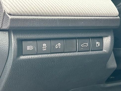 Used 2025 Toyota Camry SE w/ Multimedia Upgrade Package AWD/4WD image 19