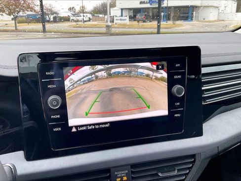 Used 2025 Volkswagen Jetta SE image 25