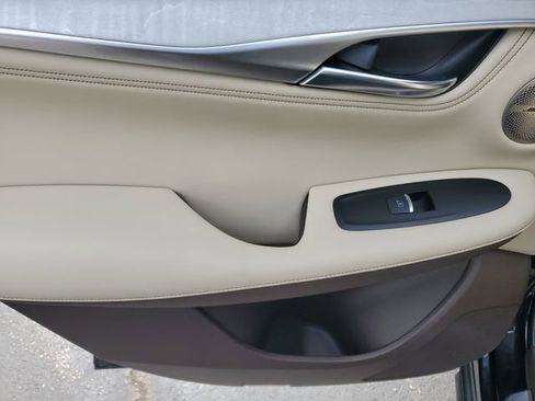 Used 2019 INFINITI QX50 Essential w/ Sensory Package image 18